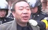 人民英雄胡文海被判处死刑，杀害14名村官后逃走