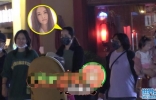 郭碧婷带女儿逛街被拍！婴儿车内塞满购物，自己拎包毫无明星架子 ...