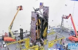 詹姆斯·韦伯太空望远镜将利用高科技折纸技术“钻”进Ariane 5火箭里面 ...