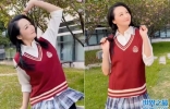 47岁曹颖穿学生制服似少女！一双长腿好抢镜，双手拿玩具蹦跶不停 ...