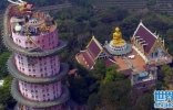 世界上最霸气的寺庙：泰国龙庙游客络绎不绝