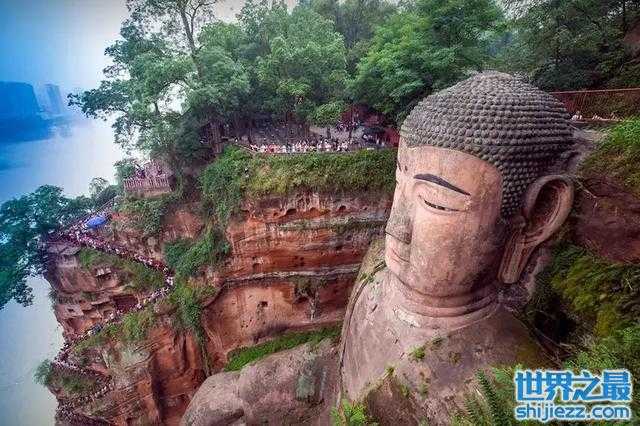 中国有哪些大型雕像？中国著名的十大巨型雕像