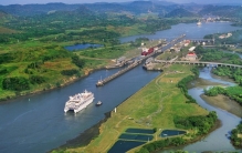 世界上最繁忙的人工运河，巴拿马运河斜接锁大闸门，是如何工作的