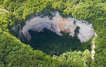 直径100多米的神秘天坑出现在墨西哥？（地质现象）