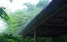 中国十大雅事：听雨、酌酒、焚香、抚琴、对弈、探幽、侯月……