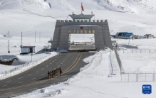 国道之行 从雪山奔向大海丨“清澈的爱”奔流在世界海拔最高的国门