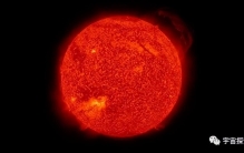 它在几分钟内释放出太阳万亿倍的能量，足以杀死6千光年内的生命