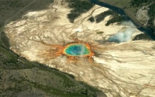 超级活火山随时爆发，产生上千度熔岩流，黄石火山爆发能预测吗？
