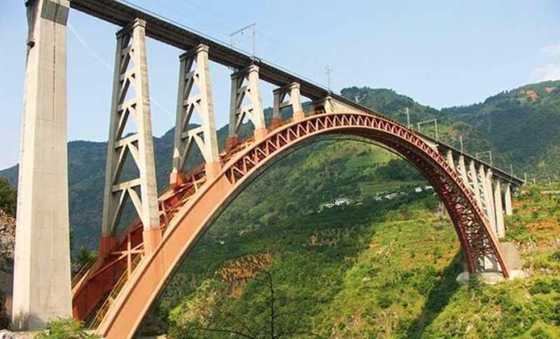 印度展示基建实力,世界最高铁路桥或将竣工