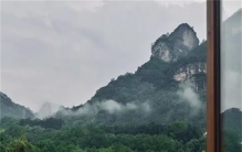 地球最潮湿的地方，一年有325天都在下雨，连被单都长蘑菇了！