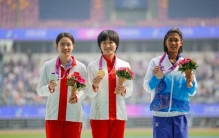 一场和自己的较量，中国选手文晓燕连续三天三破世界纪录