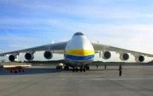 世界上最大的飞机，一次性搭载16个集装箱或80辆轿车