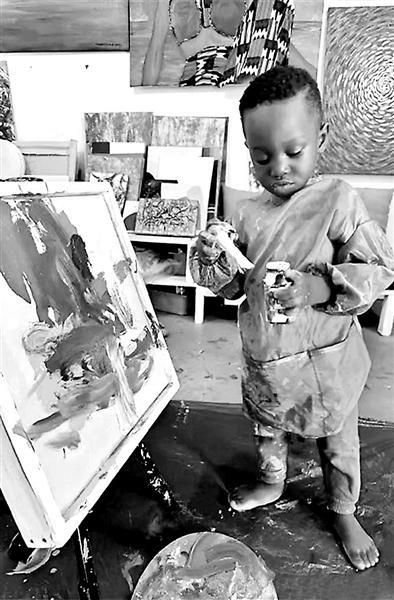 一岁男童被认证为“世界最年轻男性艺术从业者”