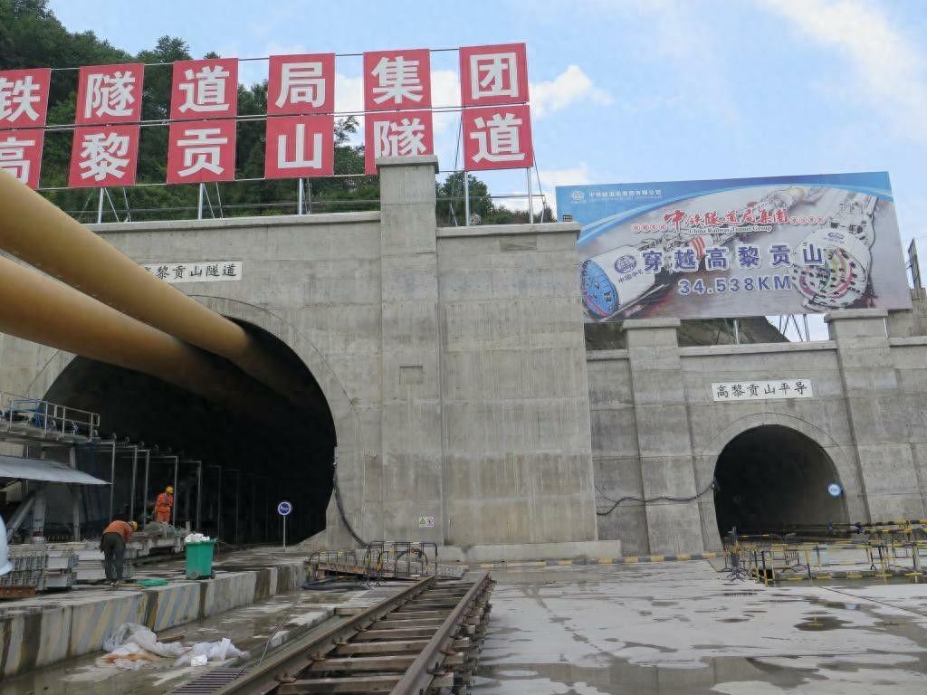 57千米长，耗资800亿！修了17年，世界最长铁路隧道已成功通车！