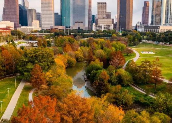 2024全美最脏十大城市排行榜：底特律排第六名，休斯顿排第一名