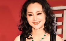 她被称娱乐圈最狠女星，带女儿抛弃大21岁重病丈夫，后嫁国外富商